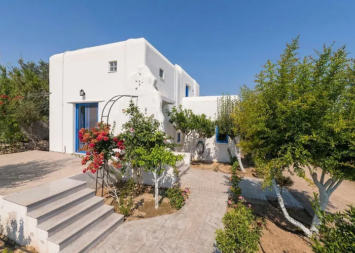 Lianas Garden House בית נופש