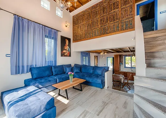 Lianas Garden House בית נופש