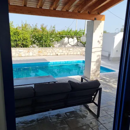 Lianas Garden House * Afantou
