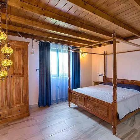 Σπίτι διακοπών Lianas Garden House *