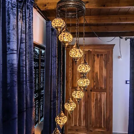 Lianas Garden House *