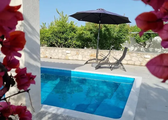 Nyaraló Lianas Garden House