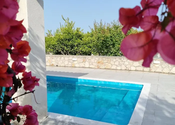 Nyaraló Lianas Garden House