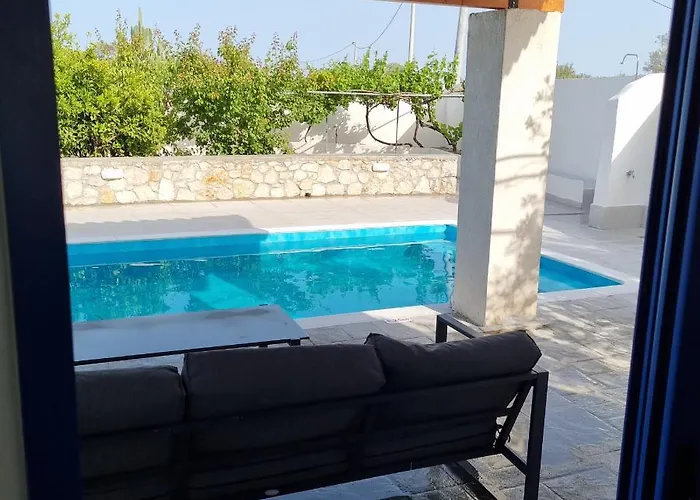 Lianas Garden House * Afándu