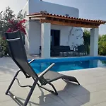 Lianas Garden House *