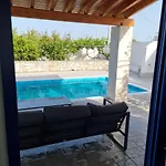 Lianas Garden House * Afantou