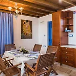 Holiday home Lianas Garden House